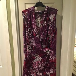 WOMEN’S SLEEVELESS HI-LOW BLOUSE SZ 22/24